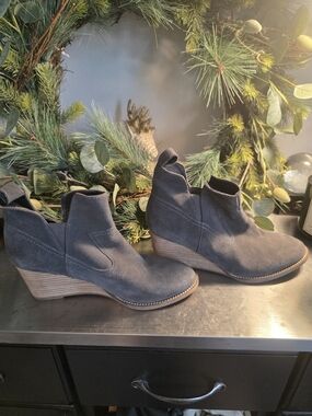 Blondo Waterproof Gray Suede Wedge Ankle Booties
